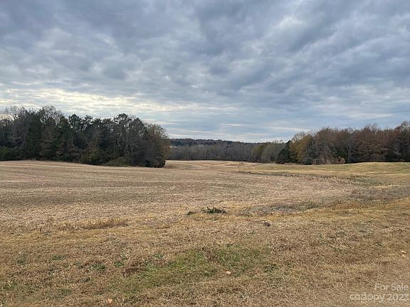 3rd image of 2423 Jim Johnson Rd