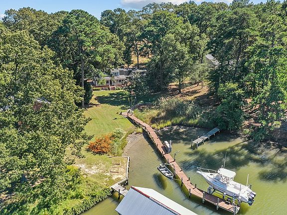 5th image of 166 Blue Crab Ln