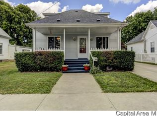 610 N Cottage St, Taylorville, IL 62568