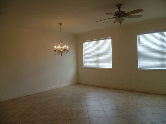 5th image of 80 Riverview Bnd S Unit 824