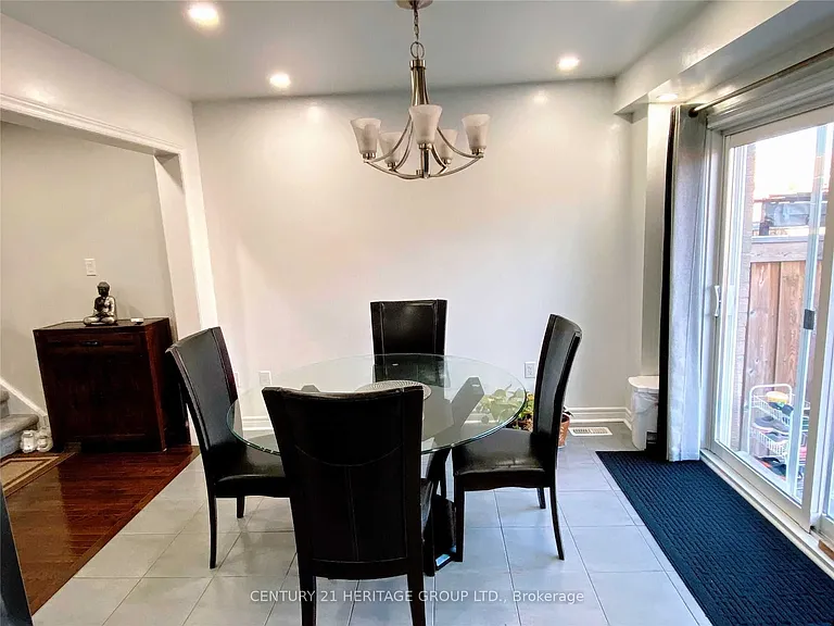 115 Harvest Hills Blvd — Photo 11
