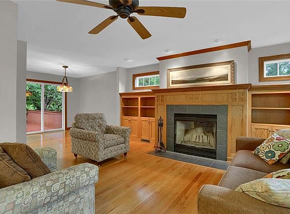 3rd image of 3 Buckingham Dr
