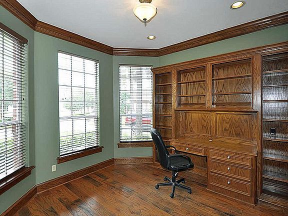 Study boasts rich 5 inch wood floors! Large window to front yard enables the time spent here to be e