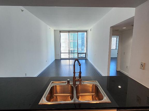 2nd image of 333 1st St Penthouse 2001