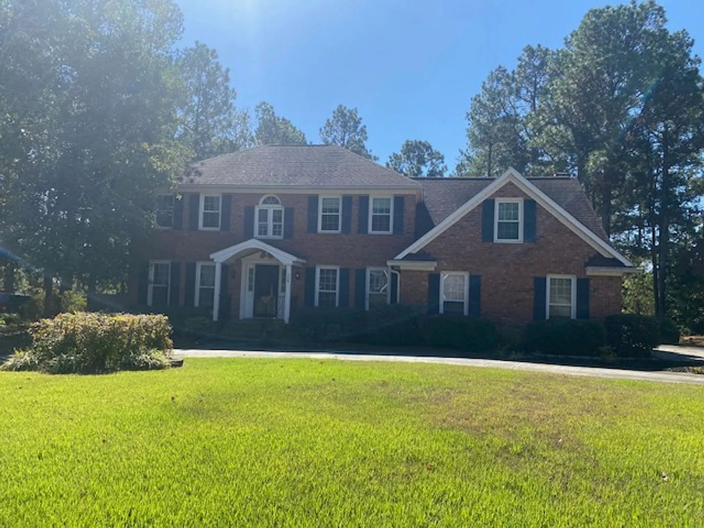 Gorgeous 5 Bedroom 3 Bathroom Brick Home in Woodside Plantation! — Photo 1