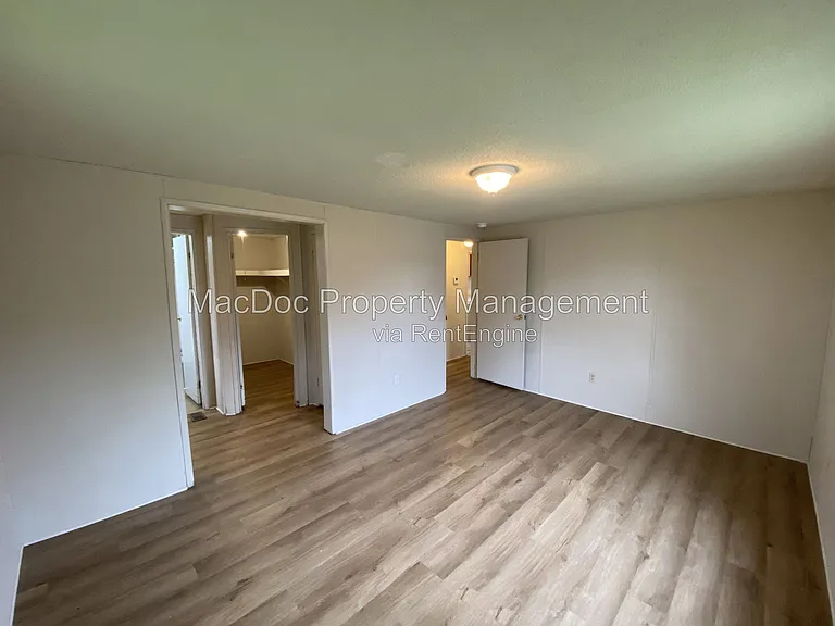 900 White St — Photo 16