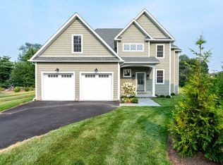 6 Walnut Ridge Ct, Stamford, CT 06905