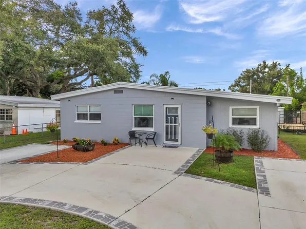 8957 91st Ter, Seminole, FL 33777