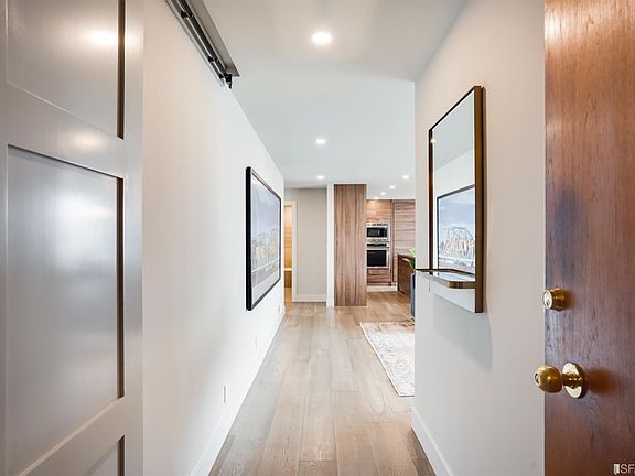 5th image of 2040 Franklin St APT 1409
