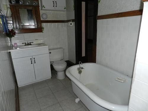 4th image of 1622 Broadway #2