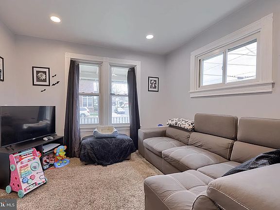4th image of 501 Pearl St Unit 1