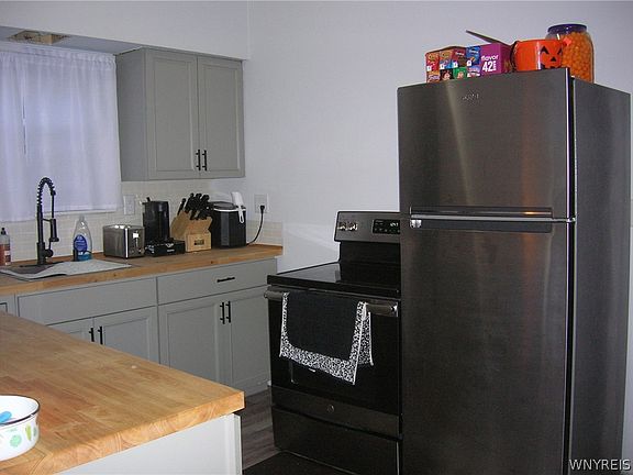 3rd image of 83 Main St