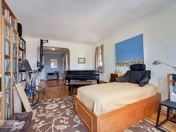 3rd image of 98 Park Ter E APT 6H