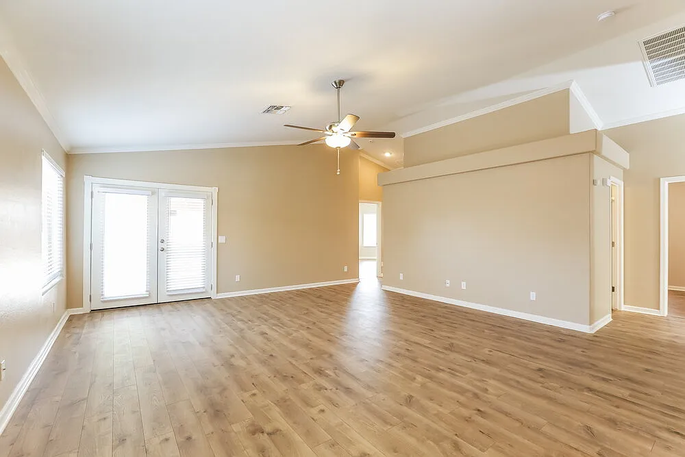 4 bed, 2.0 bath, 1614 sqft, $2,175 — Photo 4