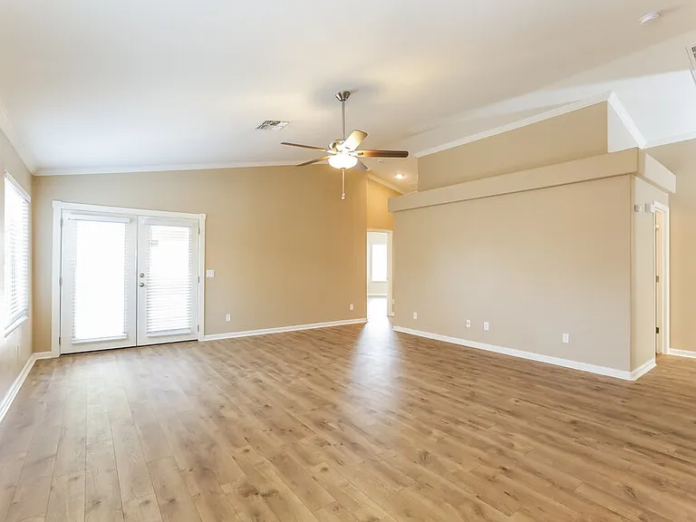 2030 S 100th Ln — Photo 4