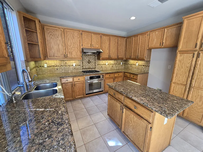 3292 Chateau Du Lac — Photo 8