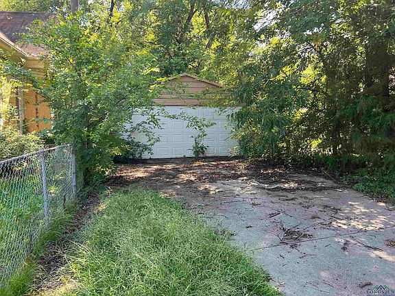 2nd image of 800 W Burleson St
