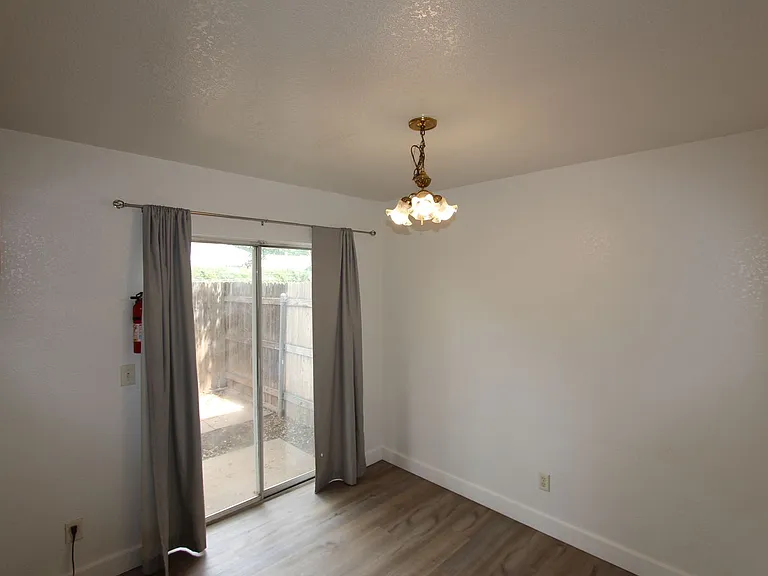 2115 N West St — Photo 10