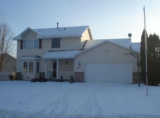 484 Thomas Ave, Shakopee, MN 55379