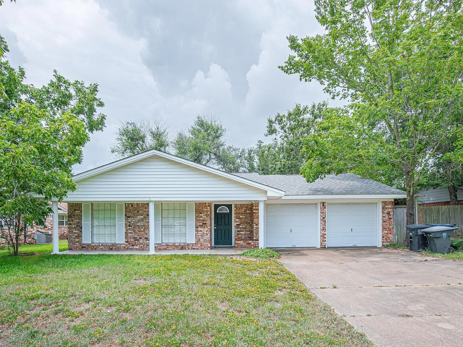 904 Holik Drive — Photo 4