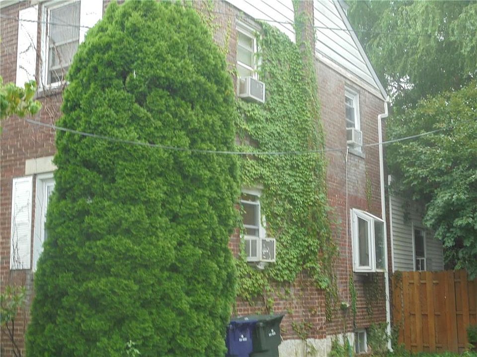 2nd image of 301 Paderewski Ave