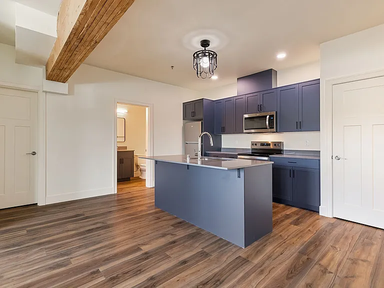 720 Murdock St — Photo 4