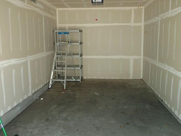 One car detached garage