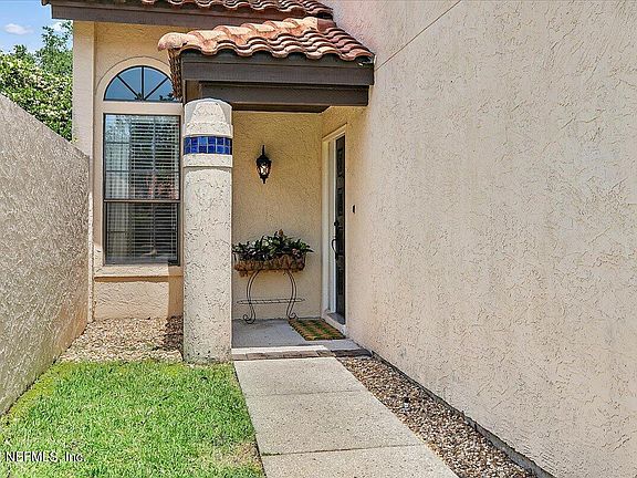 3rd image of 8351 Barquero Ct N