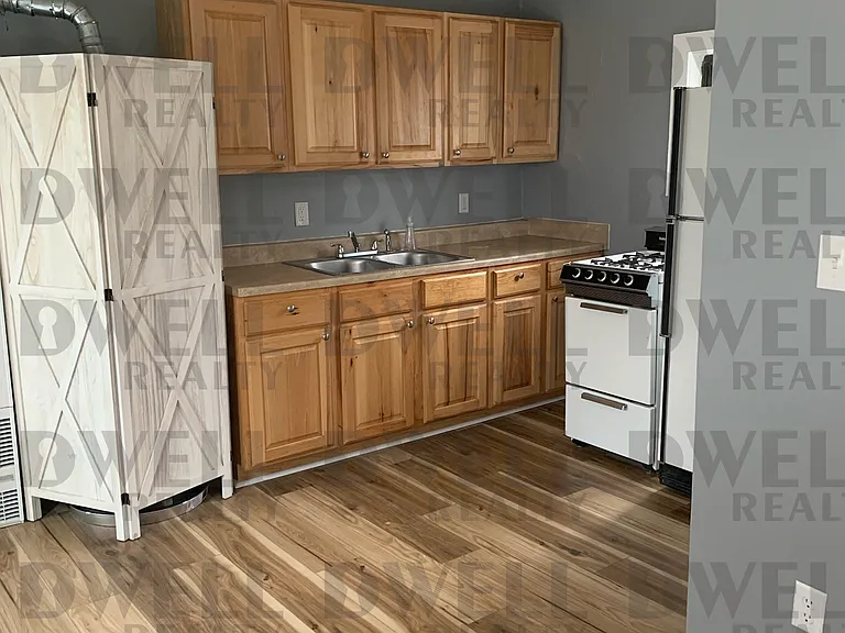 16 Waltham Ave — Photo 6