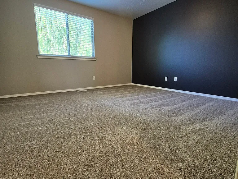Upstairs primary bedroom