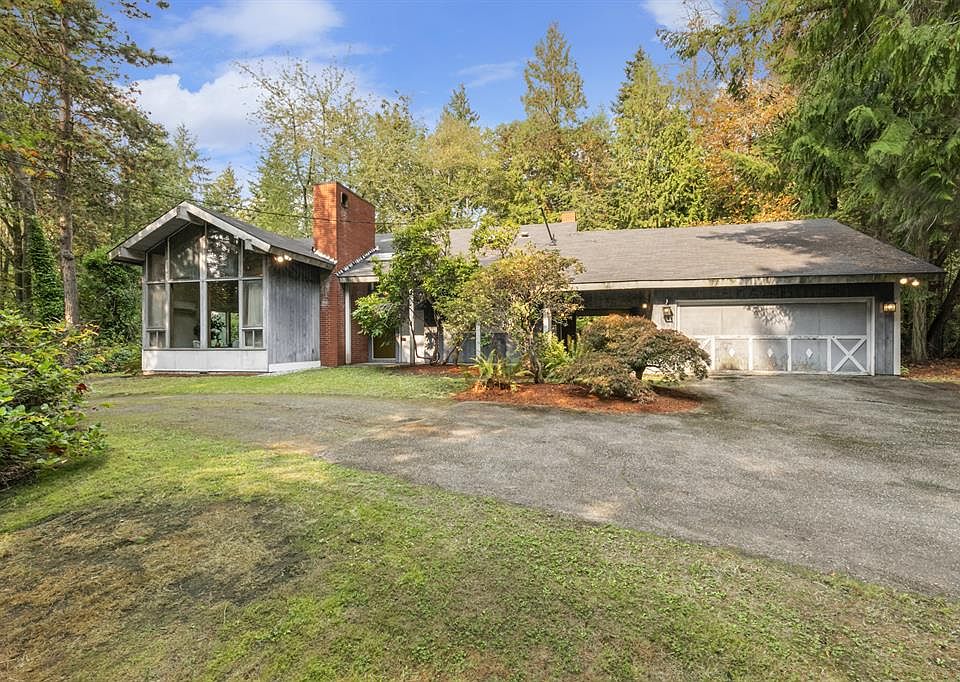 1st image of 10302 NE Beach Crest Dr