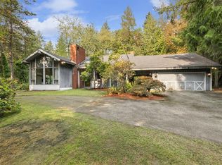 10302 NE Beach Crest Dr, Bainbridge Island, WA 98110
