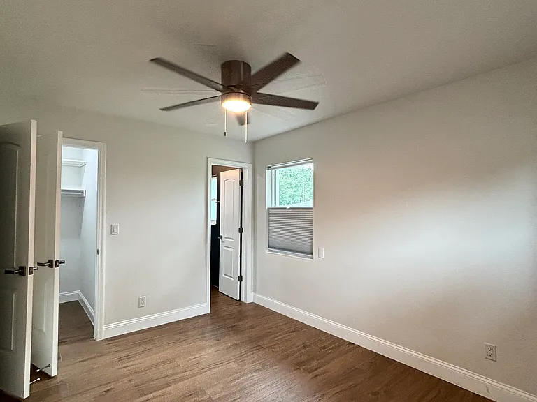 3911 W Rogers Ave — Photo 9
