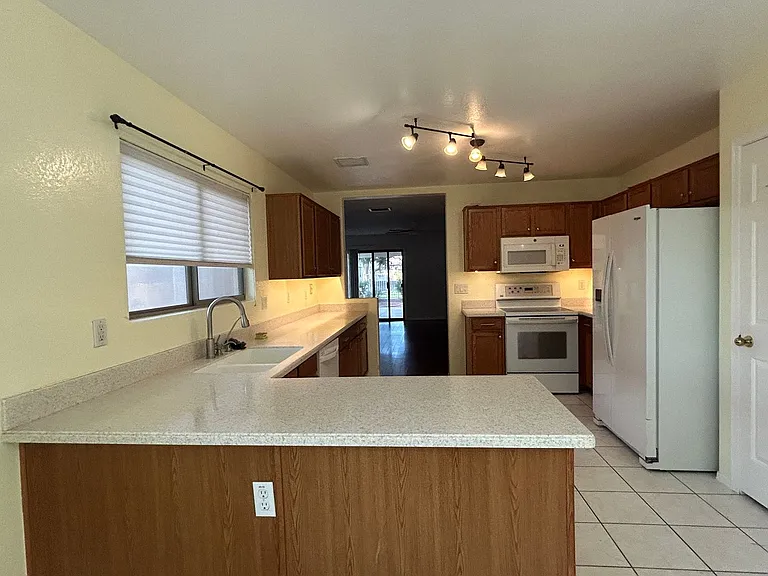 11438 W Virginia Ave — Photo 6