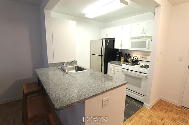 Rented by Town Residential | media 10