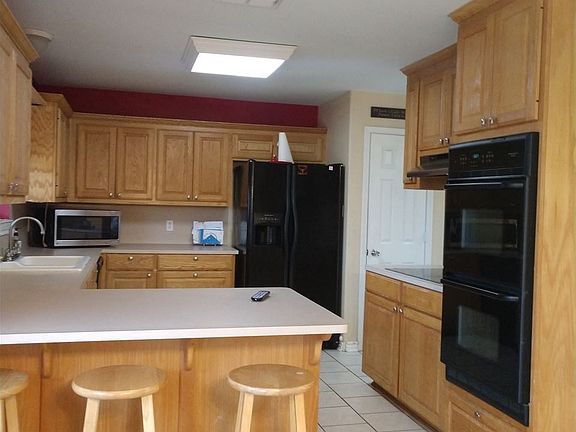 5th image of 205 Redbud Dr