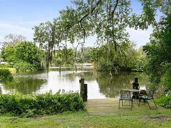 3rd image of 619 W Lake Dr