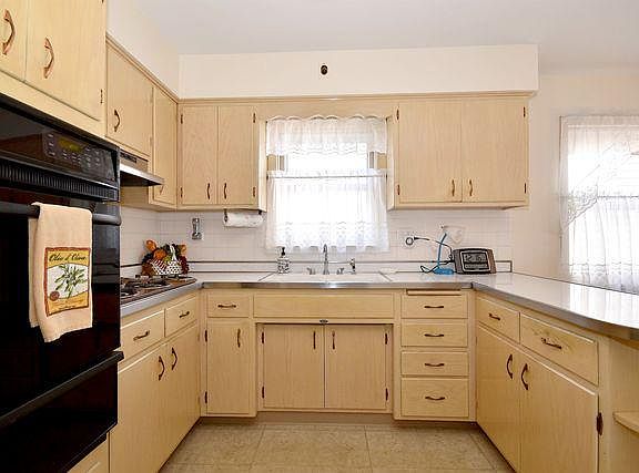 5th image of 5842 W Giddings St