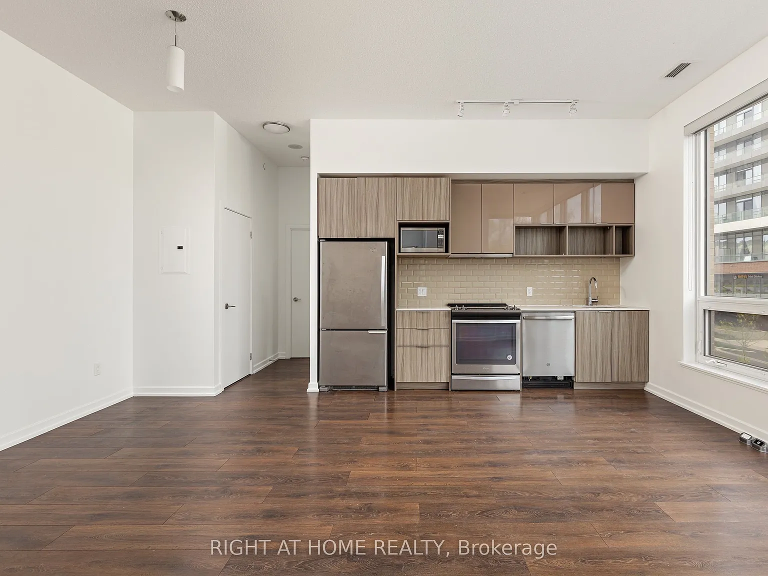 2 bed, $2,650 — Photo 4