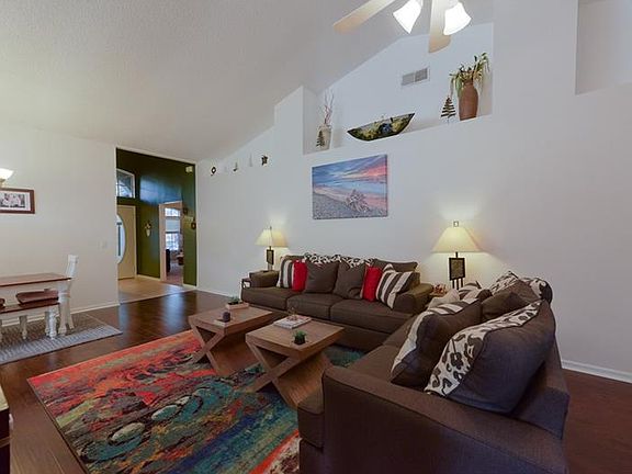 2nd image of 868 N Lake Claire Cir