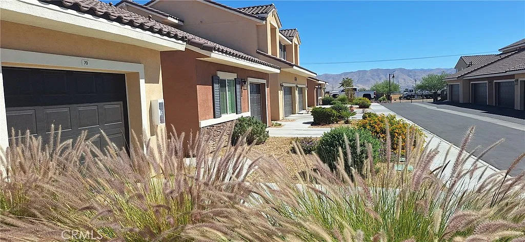 1 bed, 842 sqft, $1,995 — Photo 2