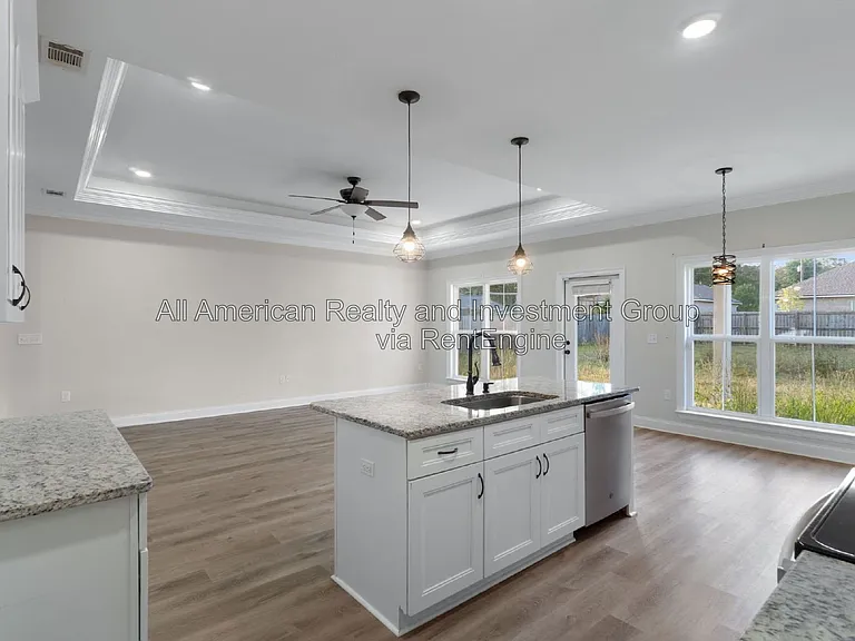 331 Adams Dr — Photo 10
