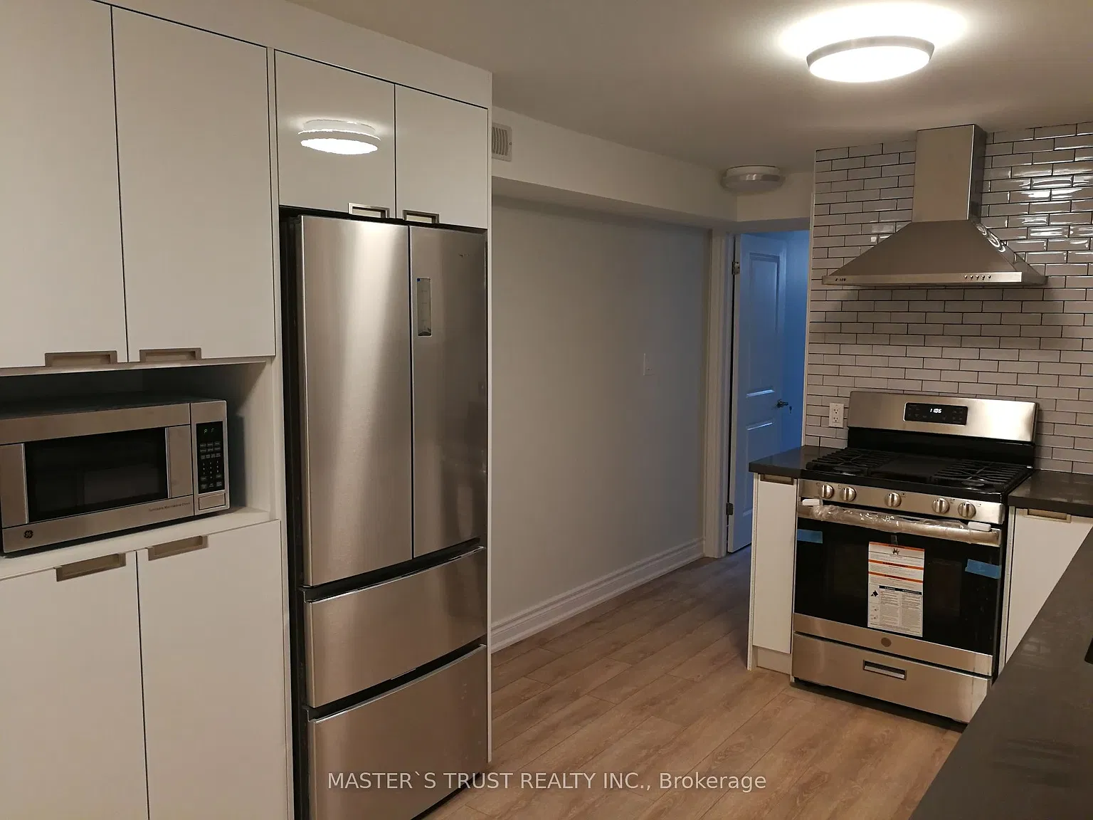 2 bed, $2,600 — Photo 4
