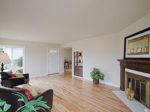 5th image of 1807 Sweetwood Dr
