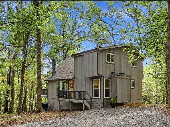 33 Wigwam Ct, Hedgesville, WV 25427