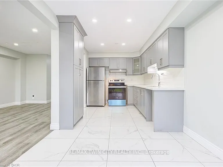 110 Commonwealth St — Photo 9