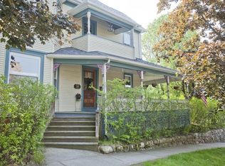 182 Locust St, Holyoke, MA 01040