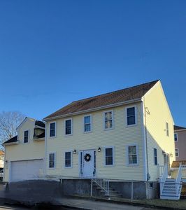 25 Merino St, Fall River, MA, 02723