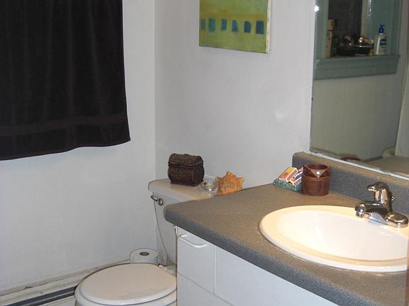 5th image of 2314 W Superior St APT 1E