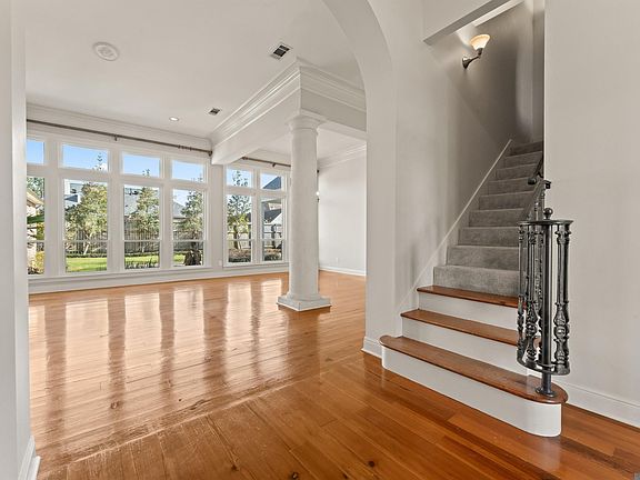 4th image of 334 Plantation Crest Ct